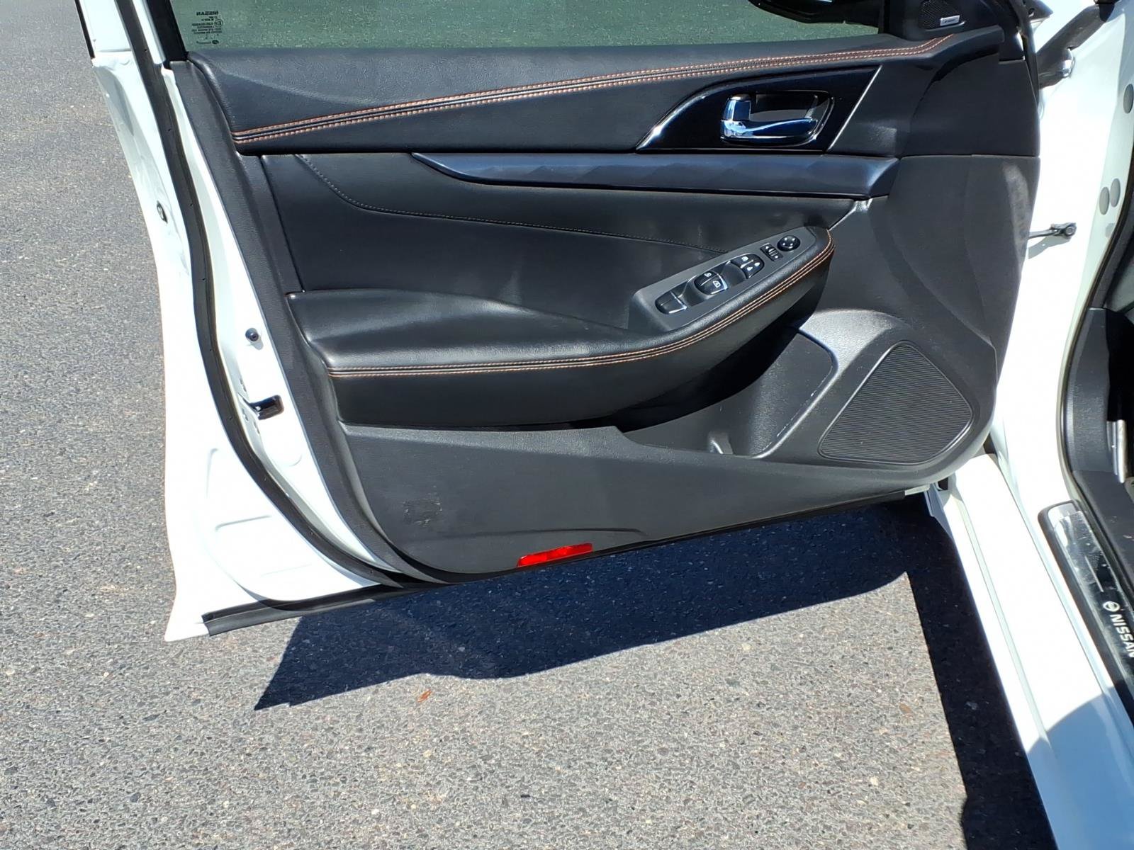 Used 2020 Nissan Maxima SR FWD image 20