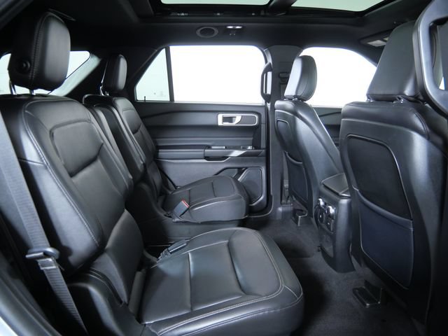 Certified 2020 Ford Explorer XLT w/ Equipment Group 202A AWD/4WD image 13