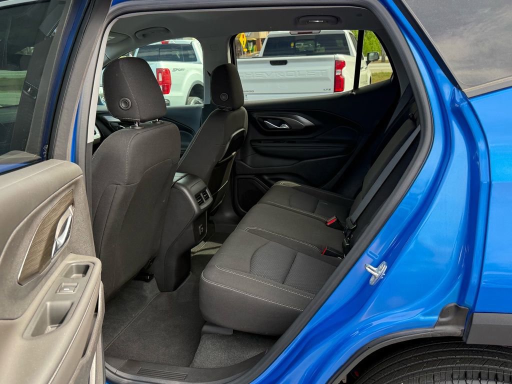 Used 2024 GMC Terrain SLE image 13