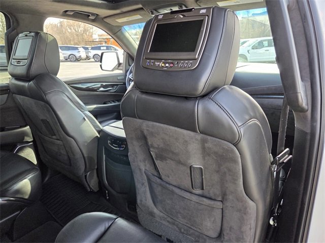 Used 2019 Cadillac Escalade Platinum image 17