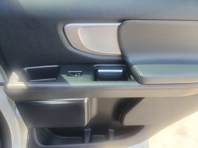 Certified 2025 Ford Expedition Active AWD/4WD image 32