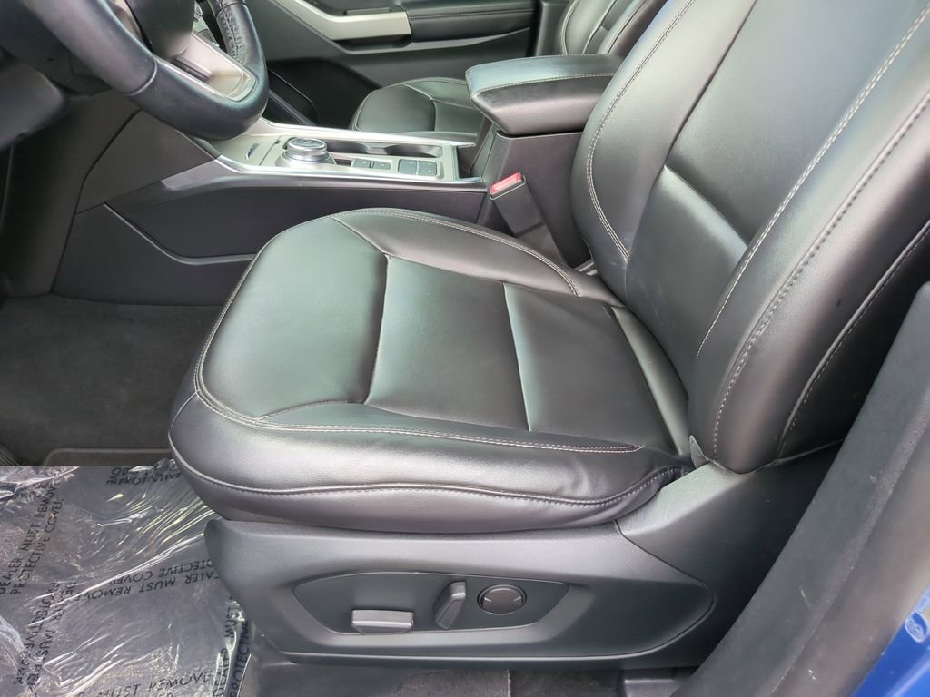 Certified 2022 Ford Explorer XLT w/ Equipment Group 202A RWD image 23
