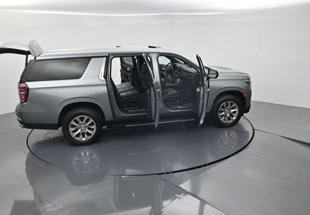 Used 2024 Chevrolet Suburban Premier AWD/4WD image 51