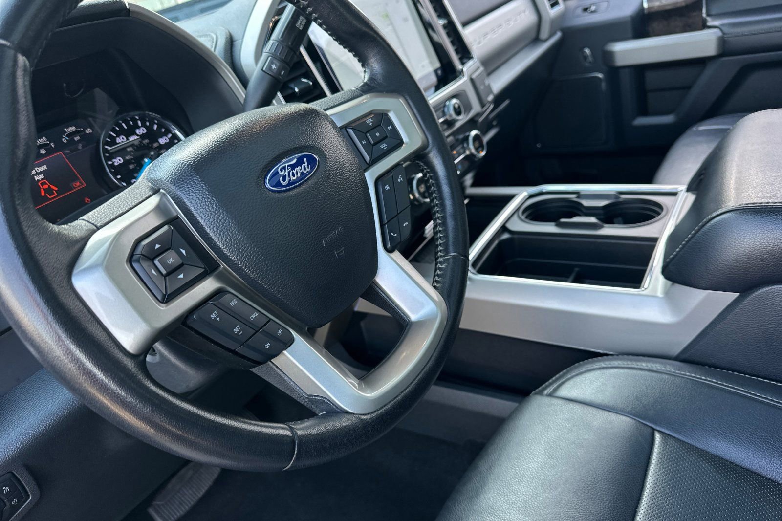 Certified 2022 Ford F250 Lariat w/ Lariat Ultimate Package image 9