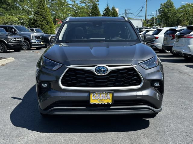 Used 2023 Toyota Highlander XLE AWD/4WD image 2