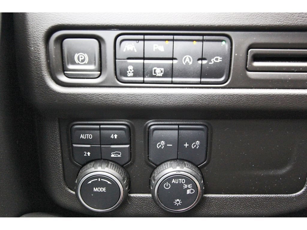 Used 2022 Chevrolet Tahoe RST w/ Luxury Package AWD/4WD image 22