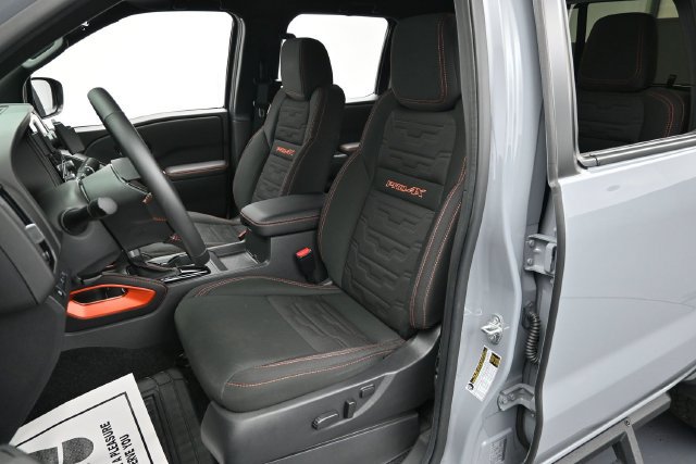Used 2025 Nissan Frontier PRO-4X AWD/4WD image 11