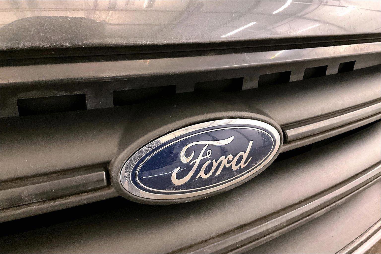 Certified 2019 Ford Escape S image 29