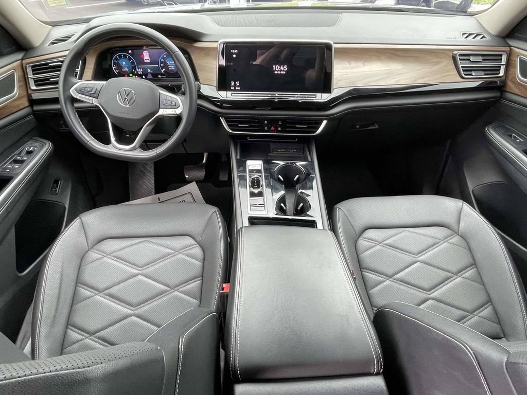 Used 2024 Volkswagen Atlas SE FWD image 11