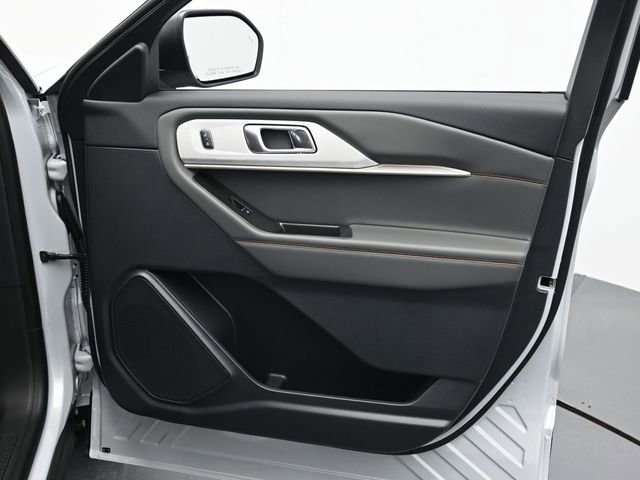 Certified 2026 Ford Explorer Active RWD image 30