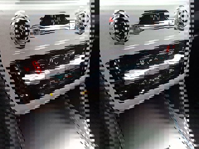 Certified 2022 Ford Explorer XLT w/ Equipment Group 202A image 21