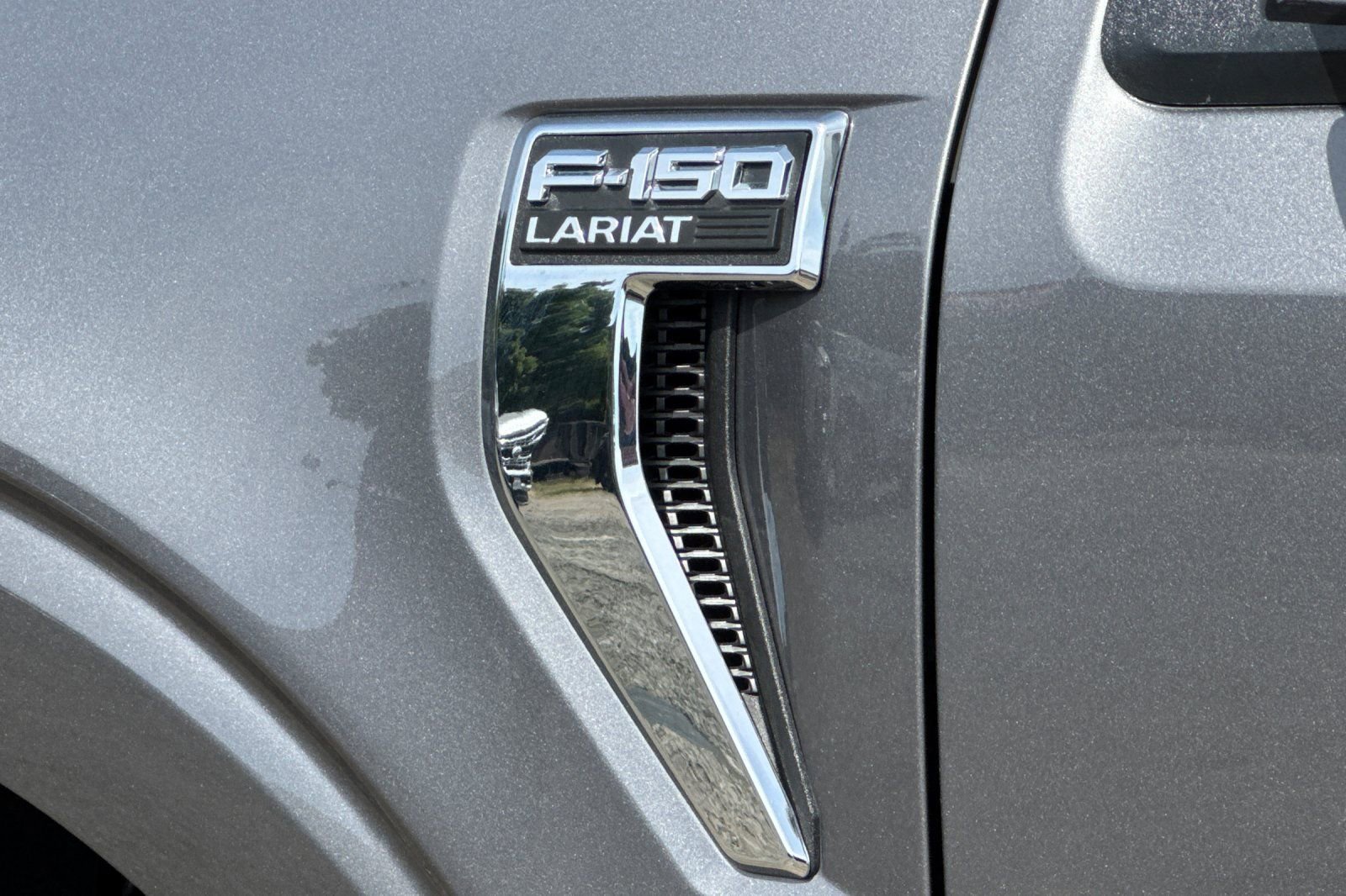 Certified 2022 Ford F150 Lariat w/ Equipment Group 501A Mid AWD/4WD image 28