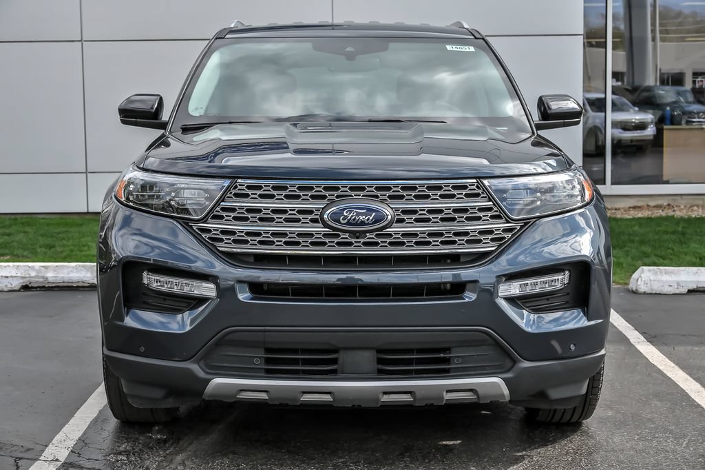 Certified 2023 Ford Explorer Limited AWD/4WD image 4