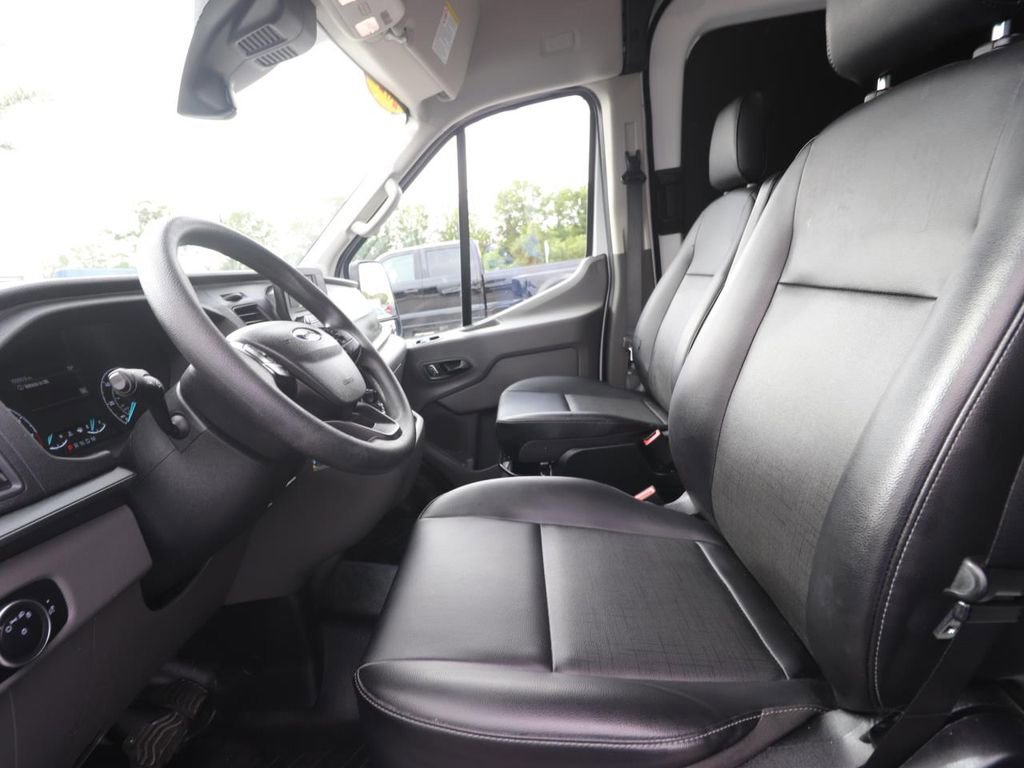 Certified 2025 Ford Transit 250 148 High Roof Extended image 8