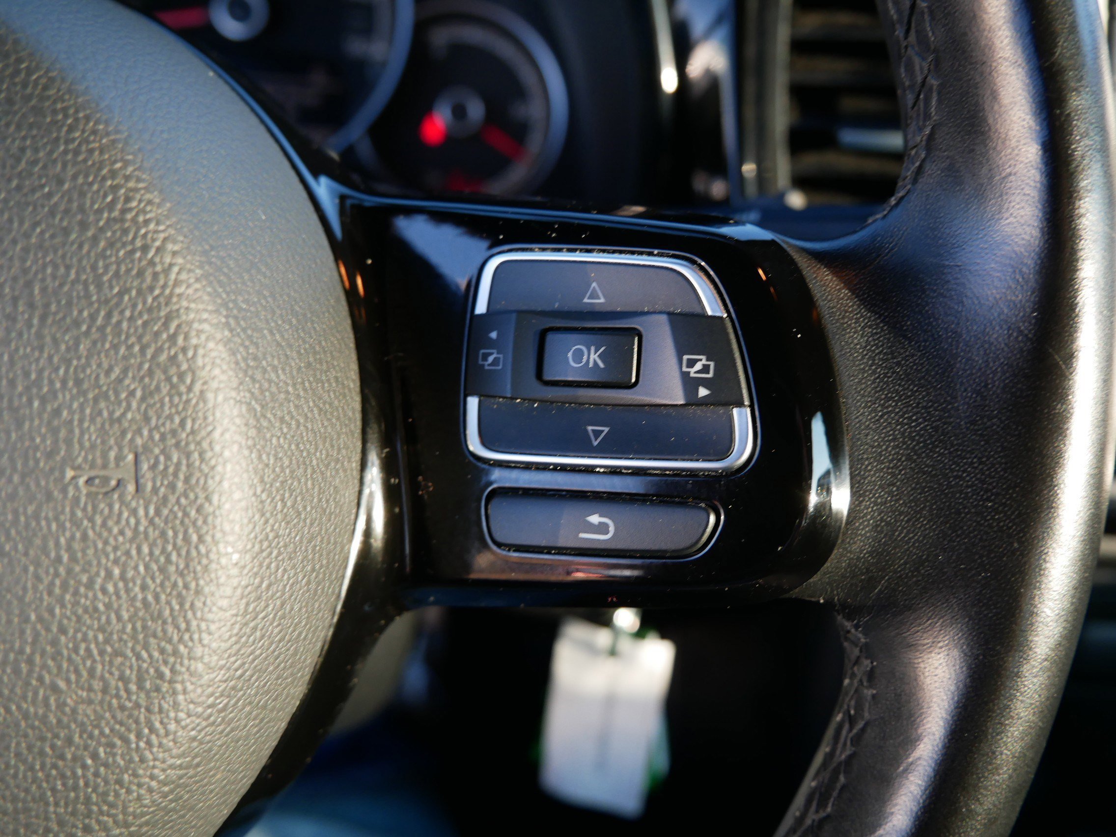 Used 2019 Volkswagen Beetle 2.0T Final Edition SEL image 29