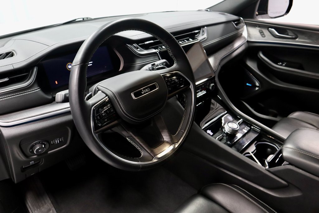 Used 2022 Jeep Grand Cherokee Overland w/ Luxury Tech Group IV image 28