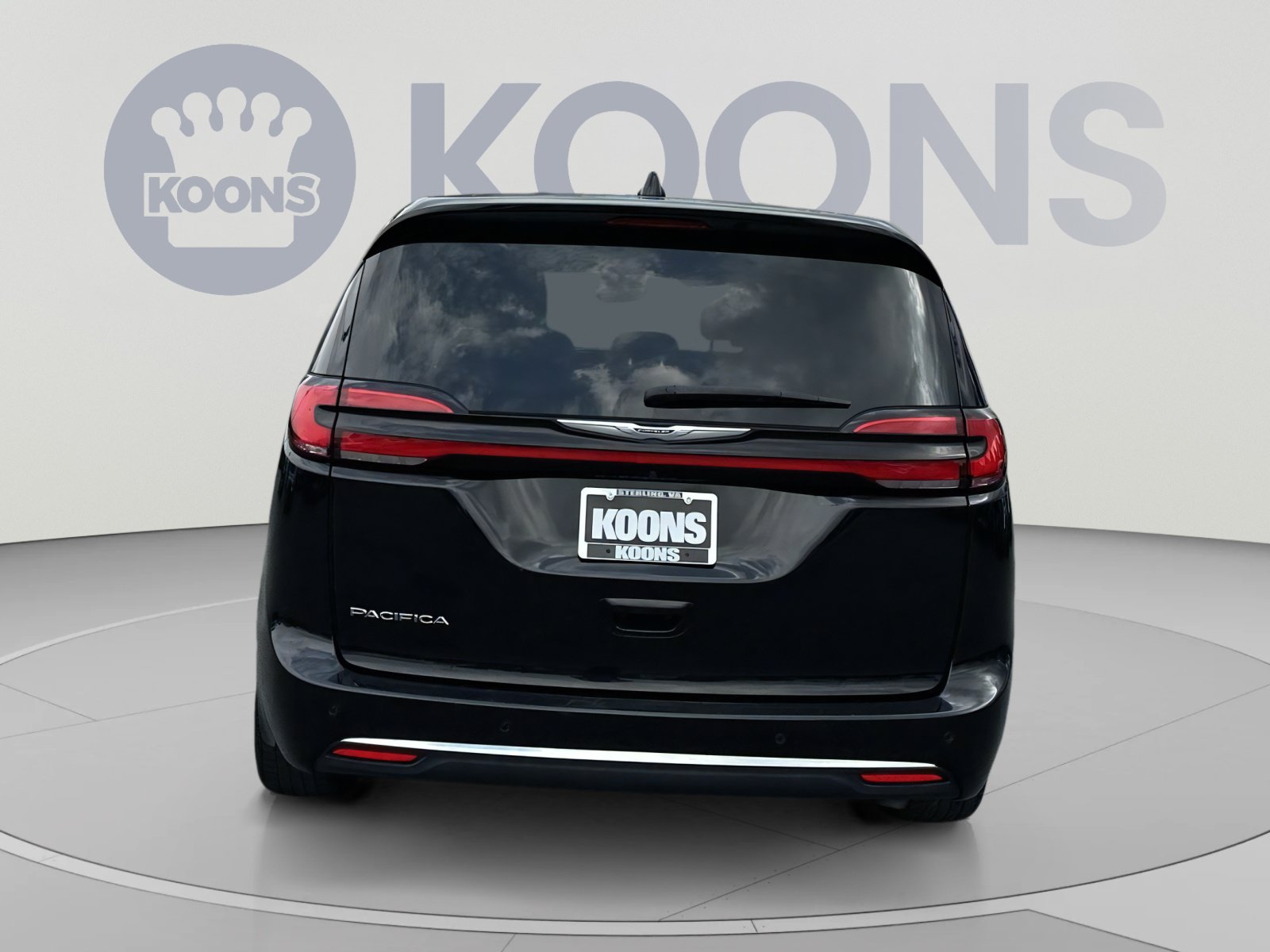 Used 2024 Chrysler Pacifica Touring-L FWD image 10