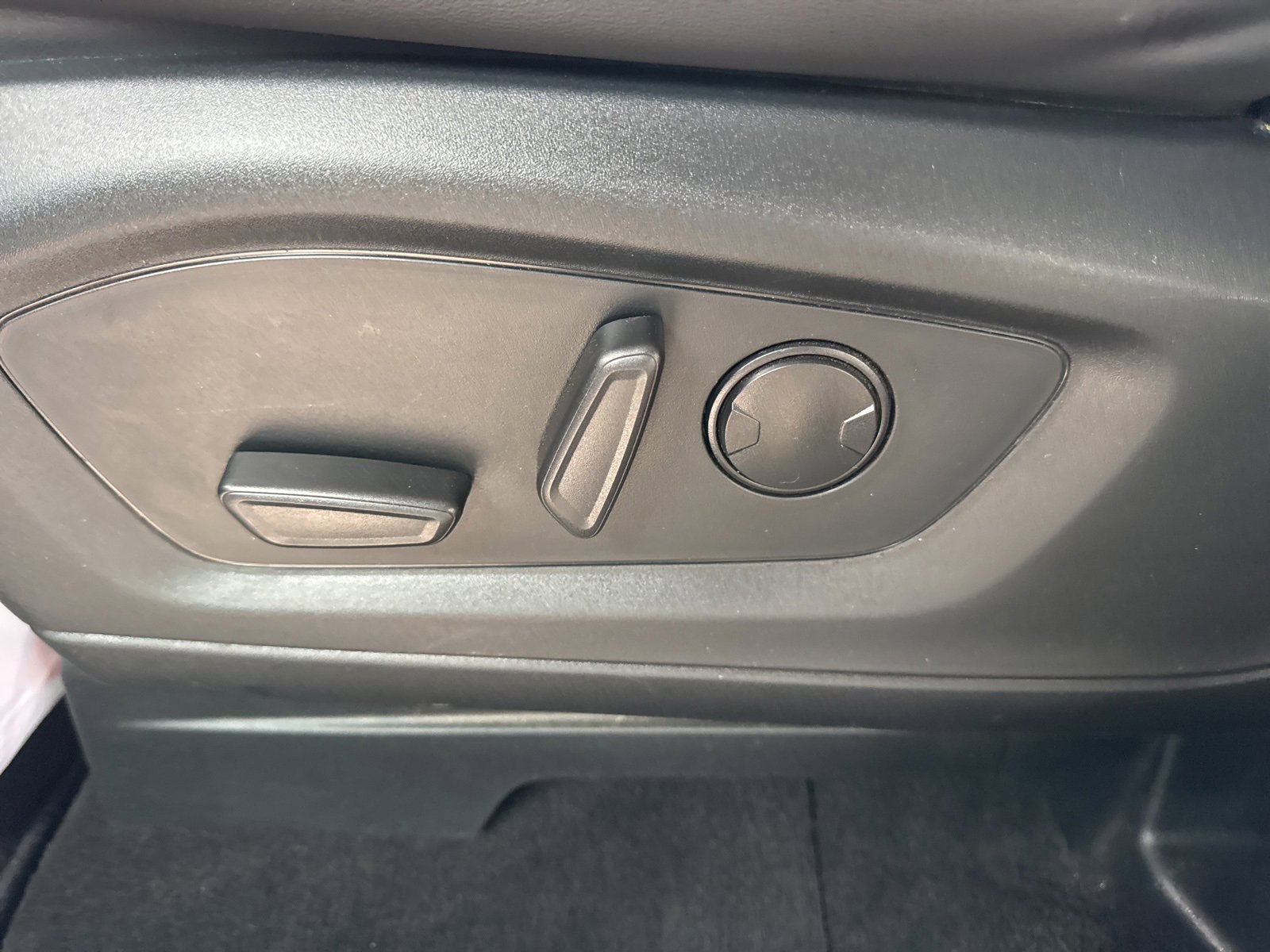 Certified 2023 Ford Explorer XLT w/ Equipment Group 202A image 23