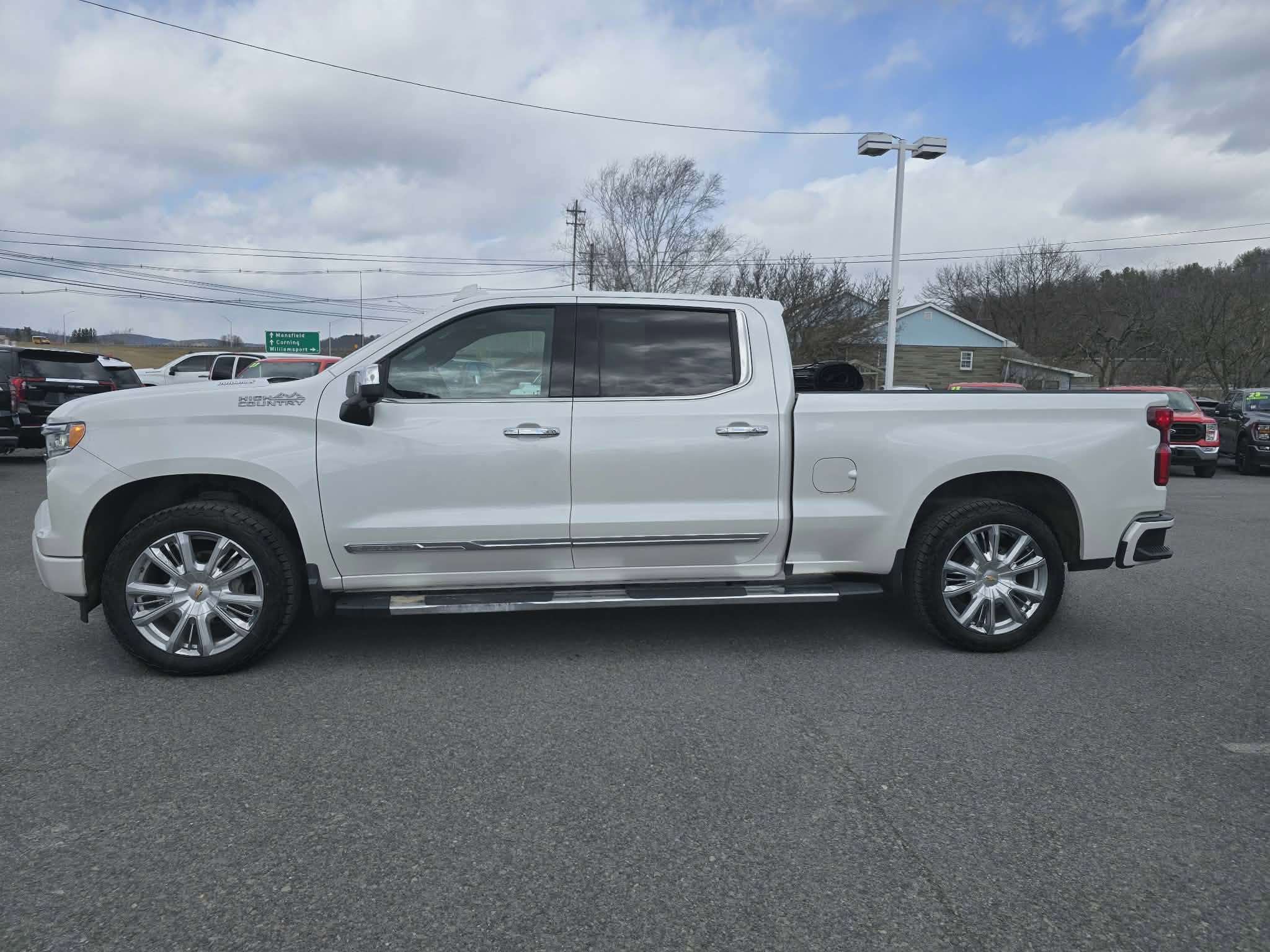 Used 2024 Chevrolet Silverado 1500 High Country w/ High Country Premium Package AWD/4WD image 6