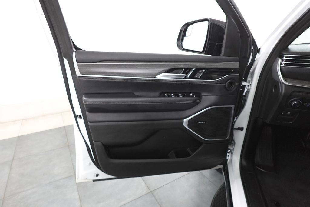 Used 2024 Jeep Wagoneer Series II image 8