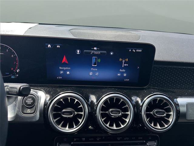 Used 2025 Mercedes-Benz GLB 250 4MATIC image 23