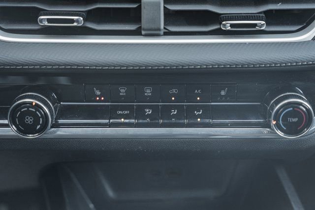 Used 2025 Chevrolet Equinox LT image 30