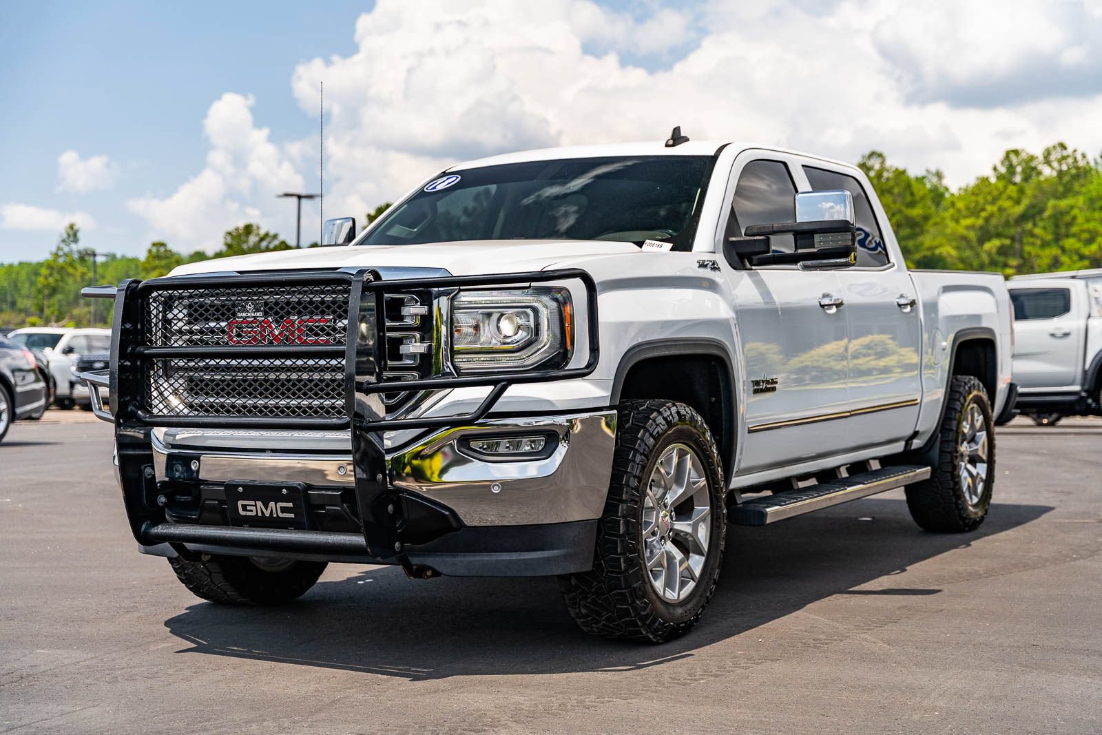 Used 2018 GMC Sierra 1500 SLT w/ Texas SLT Premium Package AWD/4WD image 3