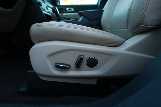 Certified 2018 Ford Explorer XLT w/ Equipment Group 202A AWD/4WD image 15