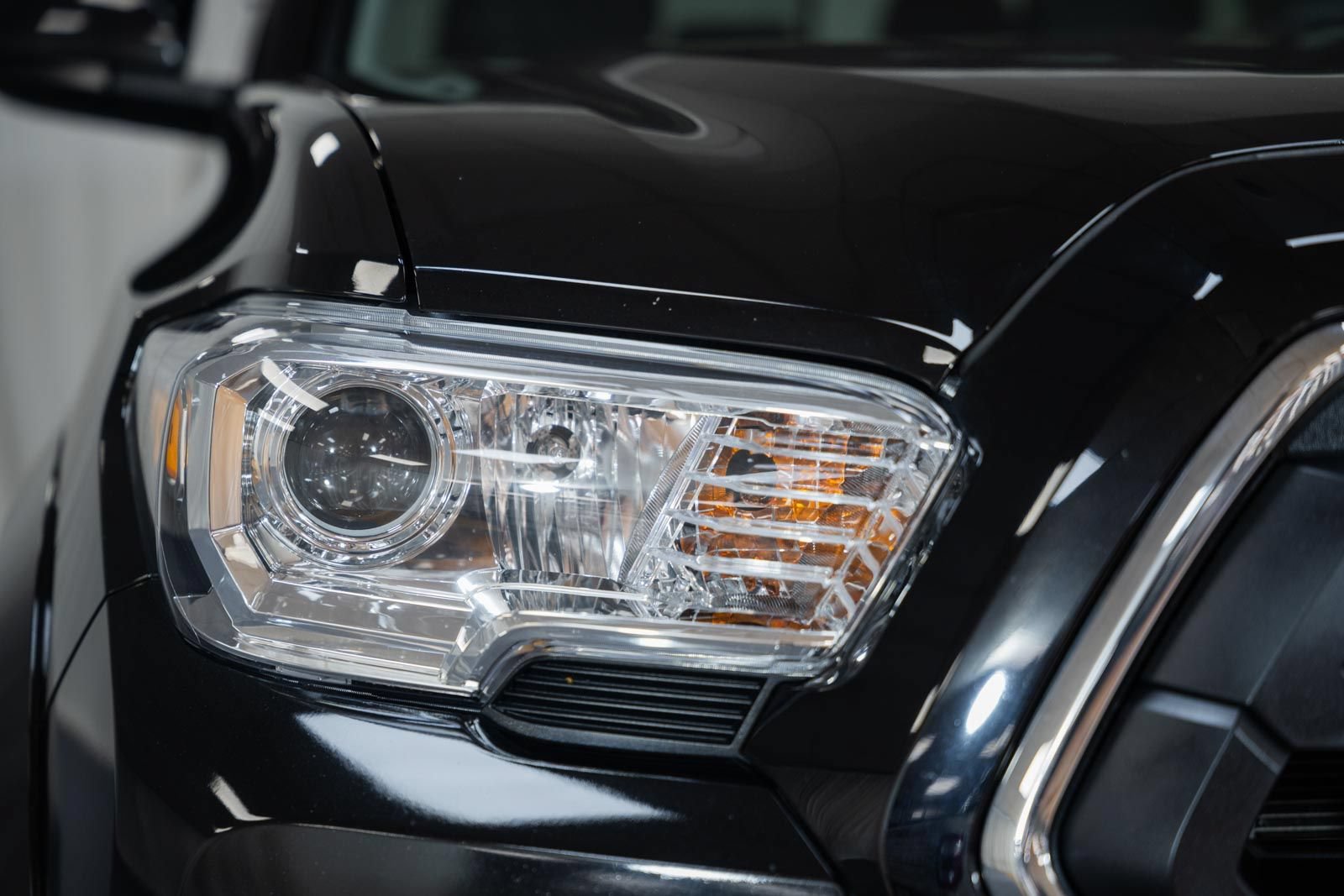 Used 2022 Toyota Tacoma SR5 AWD/4WD image 17