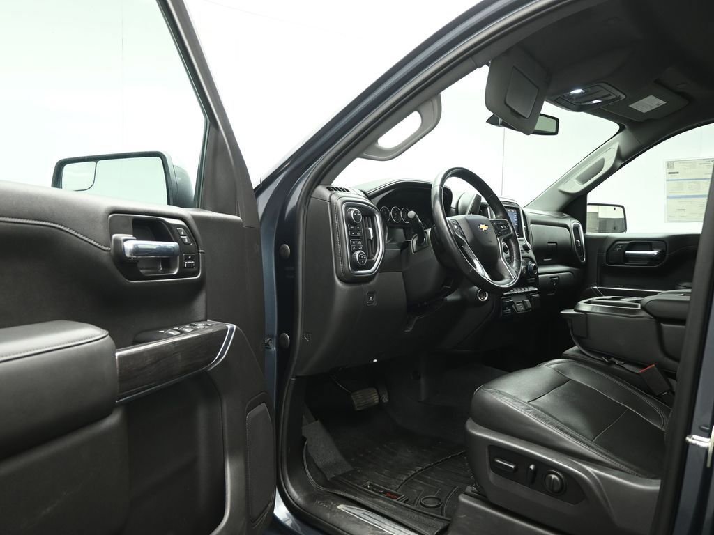 Used 2020 Chevrolet Silverado 1500 LTZ image 25
