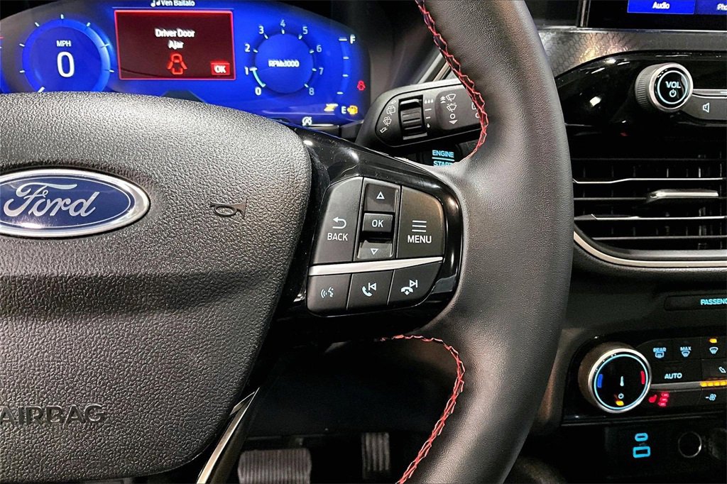 Certified 2022 Ford Escape SEL w/ SEL Stealth AWD Package image 18