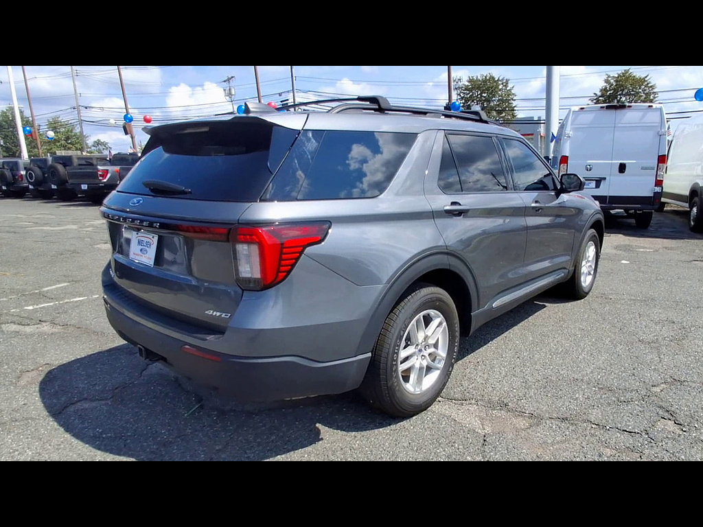 Certified 2025 Ford Explorer Active AWD/4WD image 8