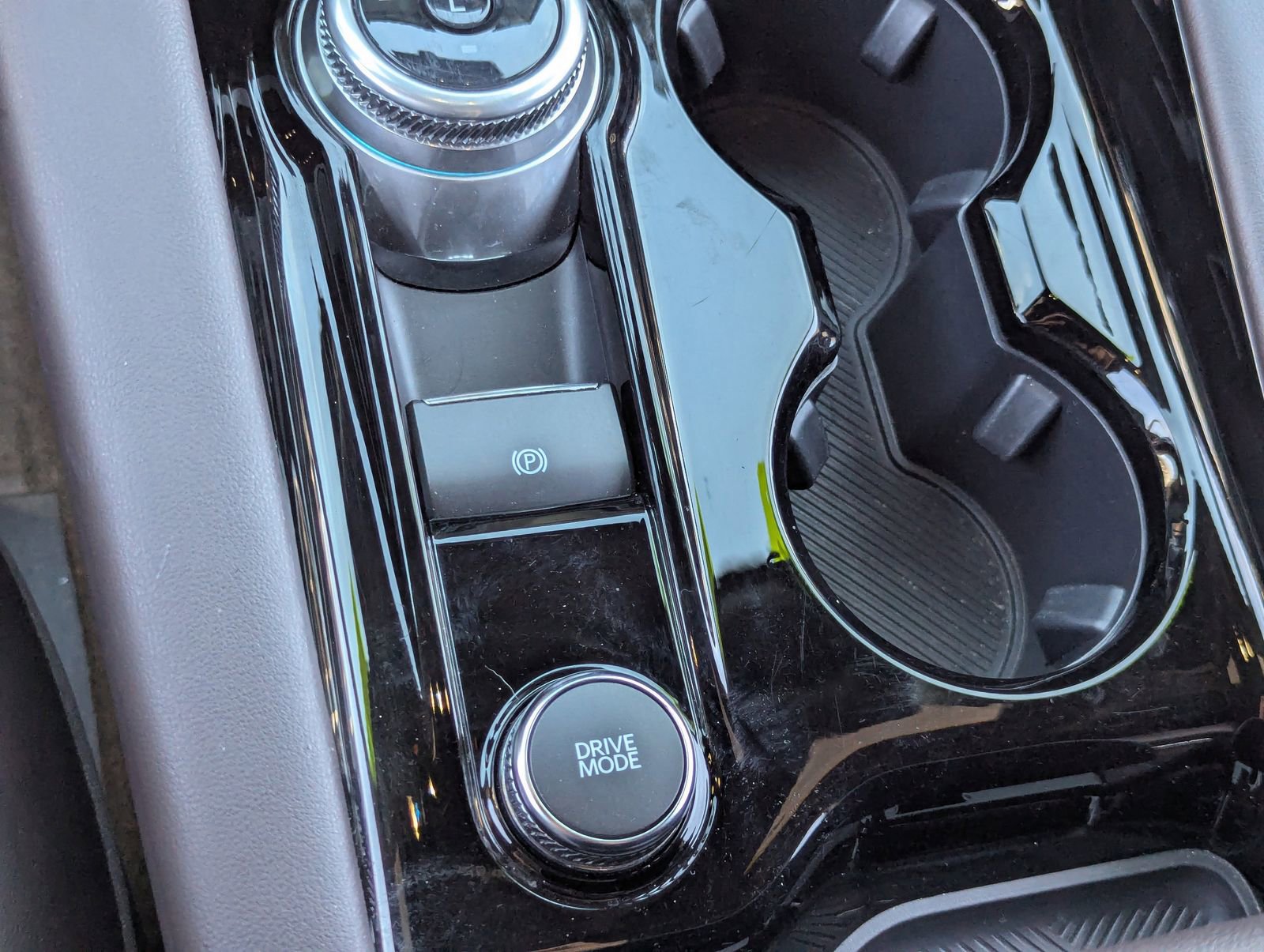 Certified 2025 Ford Explorer Platinum w/ LUX Leather Package image 25