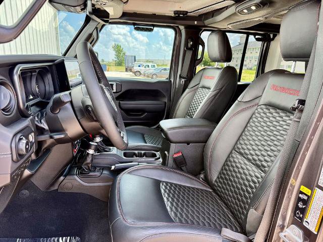 Used 2025 Jeep Wrangler Unlimited Rubicon w/ Safety Group AWD/4WD image 11