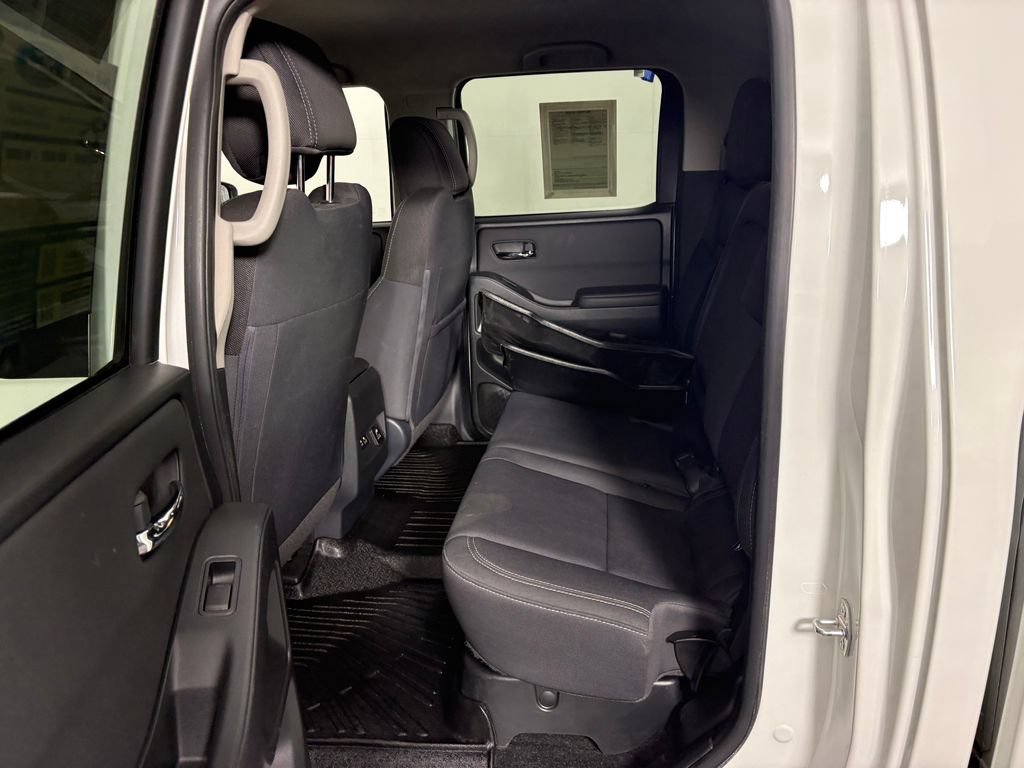 Used 2024 Nissan Frontier SV w/ SV Convenience Package AWD/4WD image 29