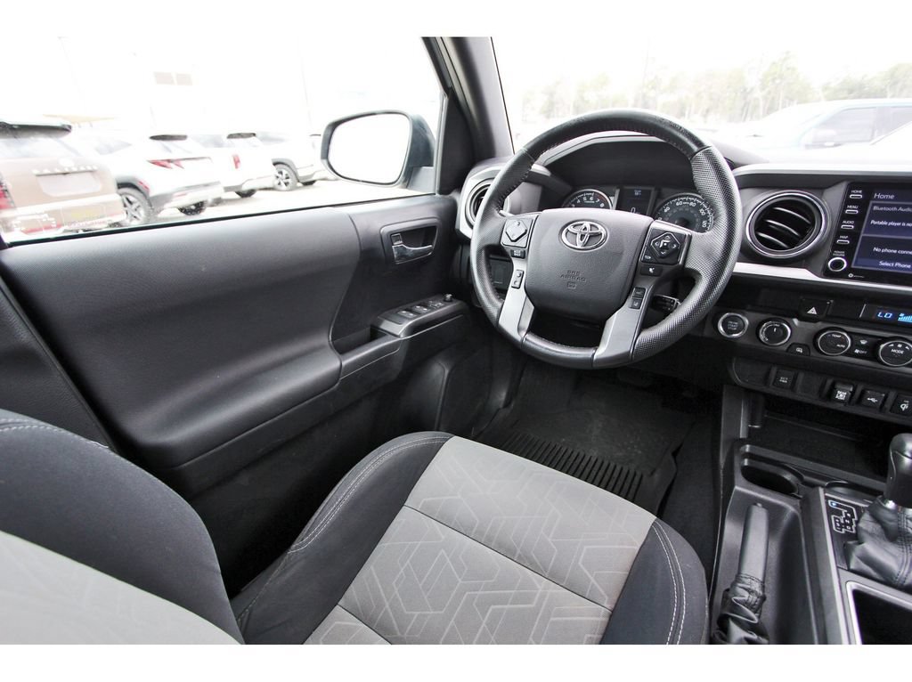 Used 2021 Toyota Tacoma TRD Off-Road AWD/4WD image 11
