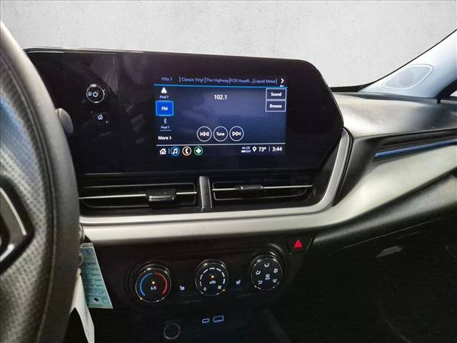 Used 2024 Chevrolet Trax LS w/ LS Convenience Package FWD image 15