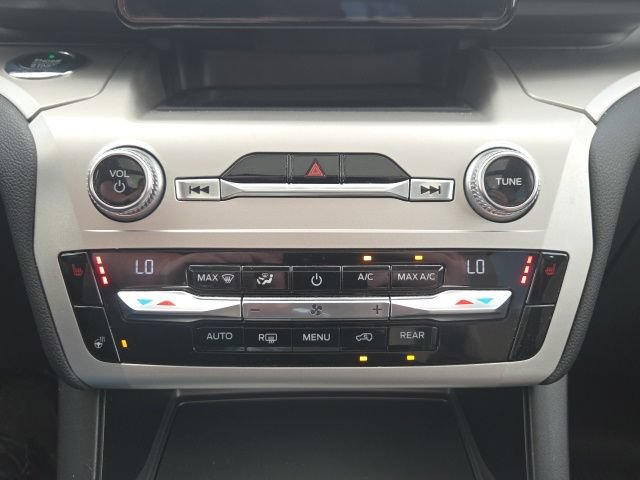 Certified 2021 Ford Explorer XLT w/ Equipment Group 202A AWD/4WD image 33
