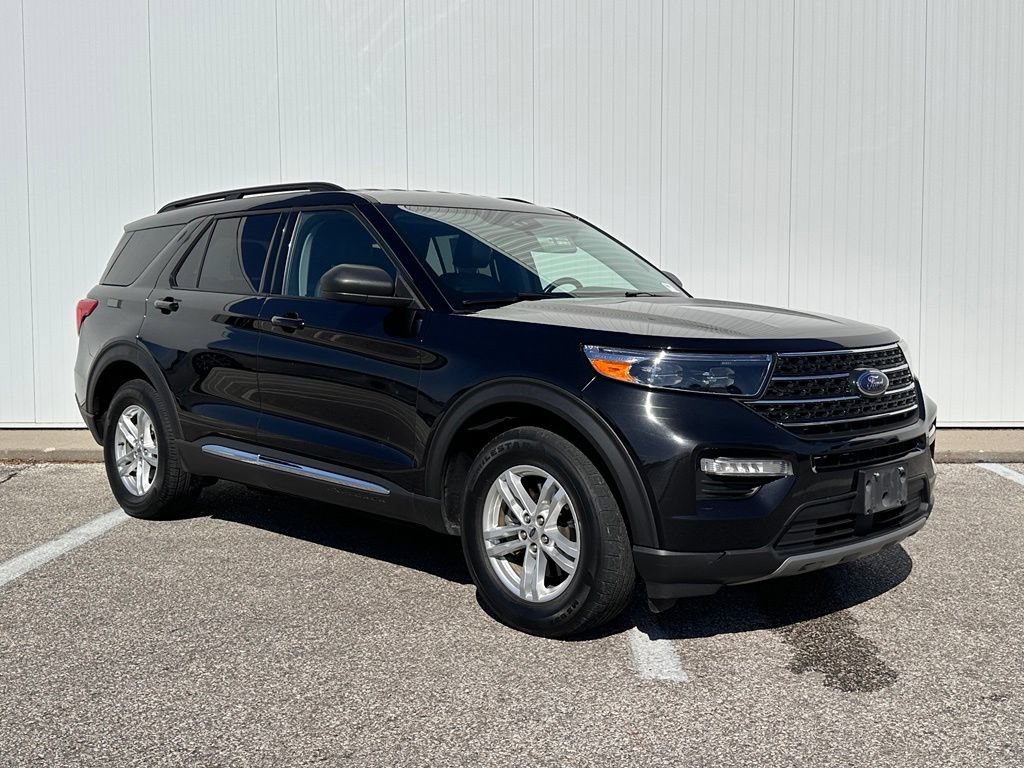 Certified 2022 Ford Explorer XLT w/ Equipment Group 202A AWD/4WD image 9