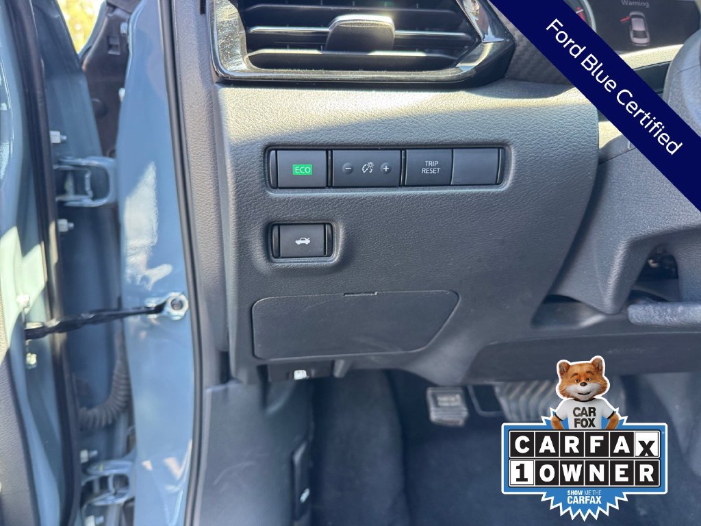 Used 2025 Nissan Sentra SR FWD image 36