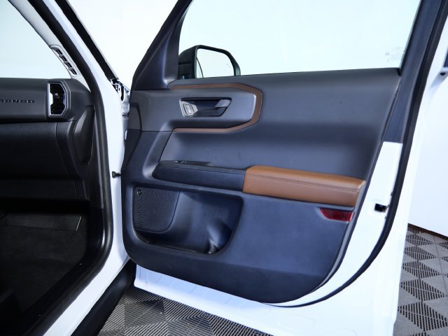 Certified 2025 Ford Bronco Sport Outer Banks w/ Outer Banks Tech Package+ AWD/4WD image 11
