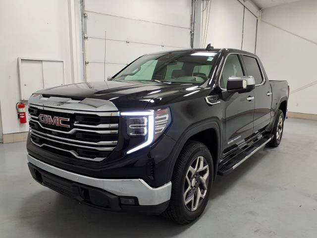 Used 2024 GMC Sierra 1500 SLT w/ SLT Premium Plus Package AWD/4WD image 7