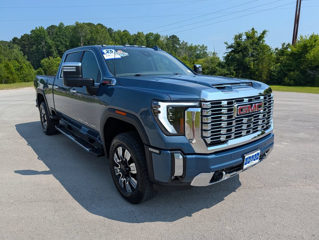 Used 2025 GMC Sierra 2500 Denali AWD/4WD image 2