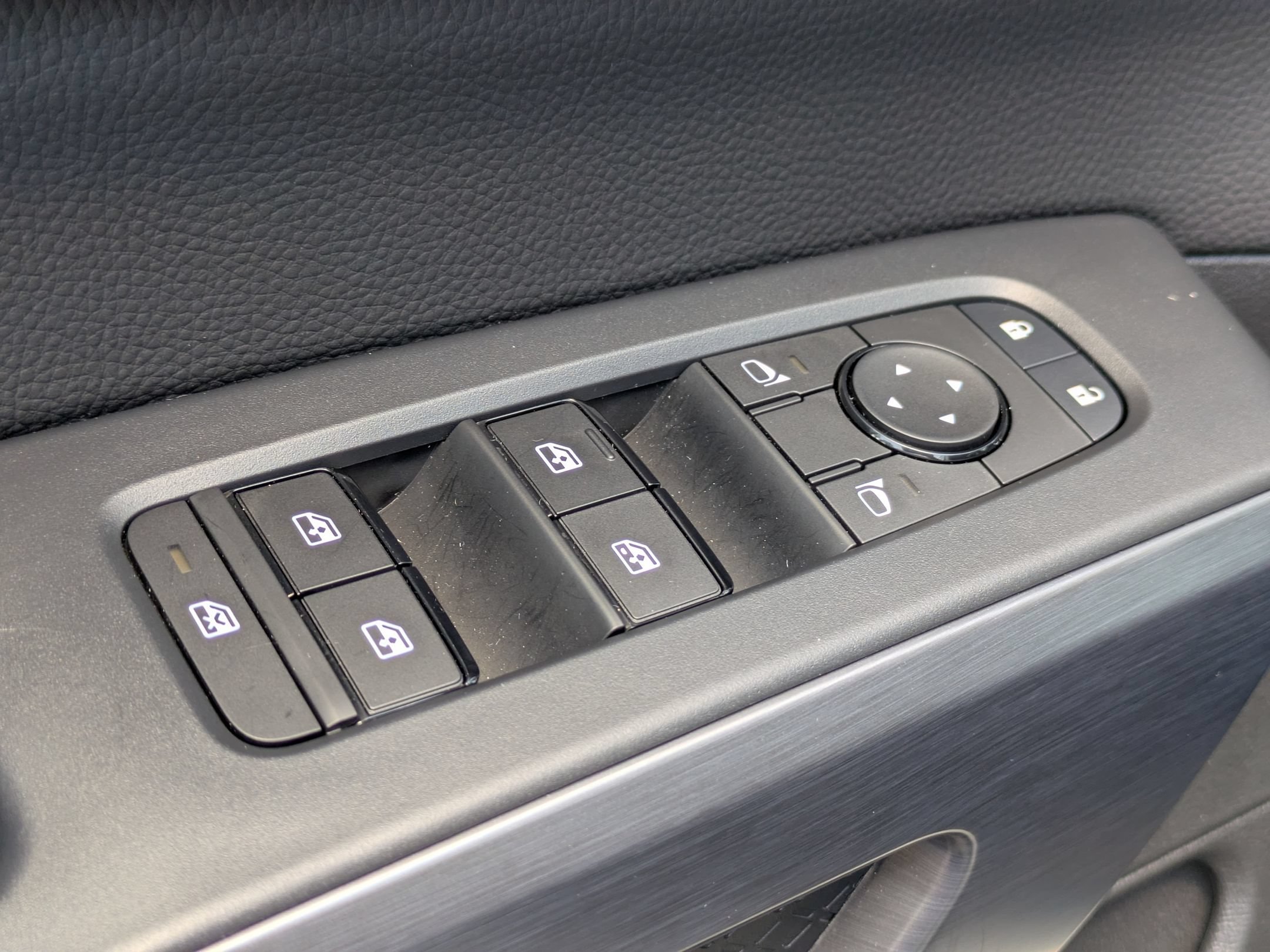 Used 2025 Nissan Pathfinder Rock Creek AWD/4WD image 11
