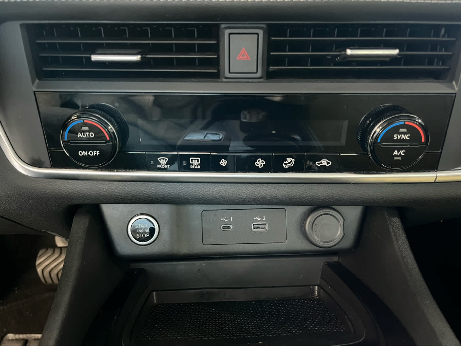 Used 2023 Nissan Rogue SV AWD/4WD image 31
