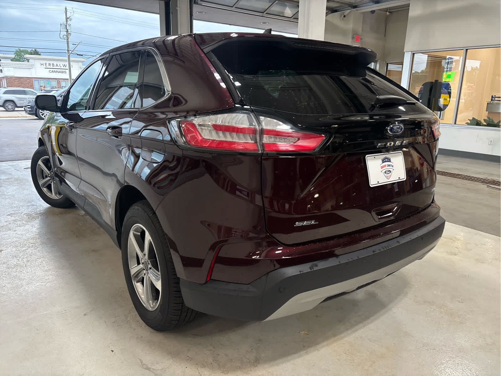 Certified 2023 Ford Edge SEL w/ Convenience Package AWD/4WD image 6