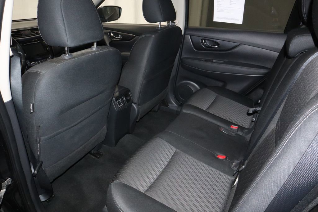 Used 2019 Nissan Rogue SV image 20