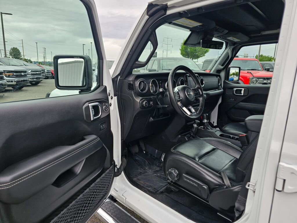 Used 2023 Jeep Wrangler Unlimited Sahara w/ LED Lighting Group AWD/4WD image 14