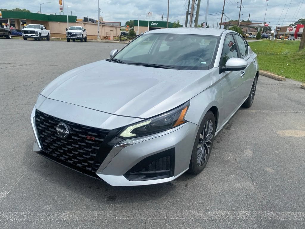 Used 2023 Nissan Altima 2.5 SV FWD image 3