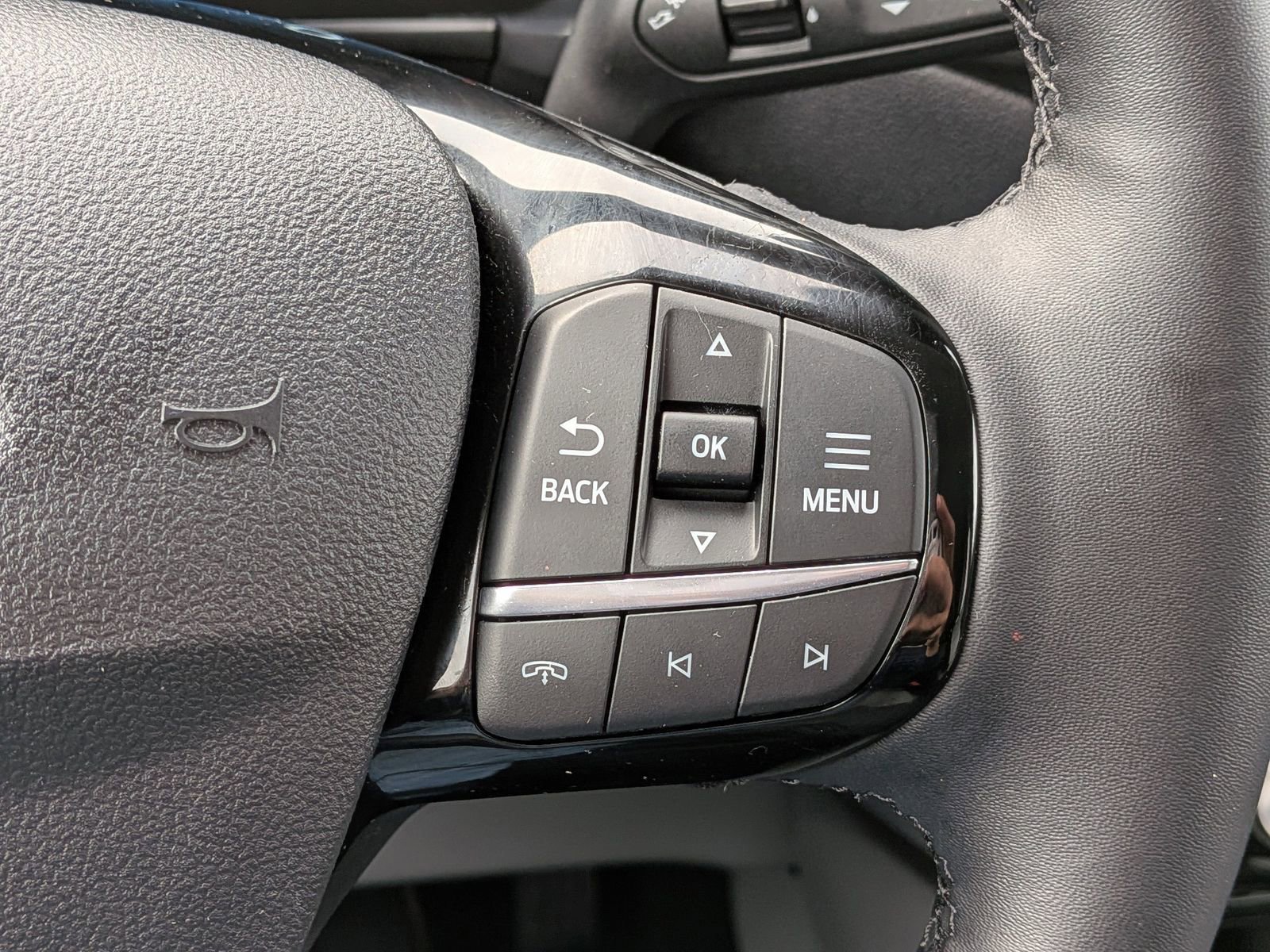 Certified 2025 Ford Escape Platinum image 30